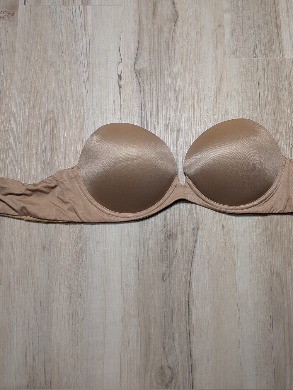 Victoria's Secret Strapless Plunge Pushup Nude Bra 36c